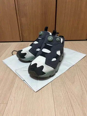 리복 펌프 퓨리 그레이/화이트/블랙 eightyone