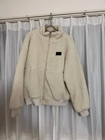 cK 캘빈클라인 화이트 플리스 자켓 보아 자켓