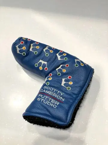 스카티 카메론 크라운 퍼터 커버