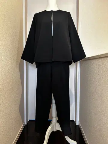 coca 네이비 팬츠 수트 노카라