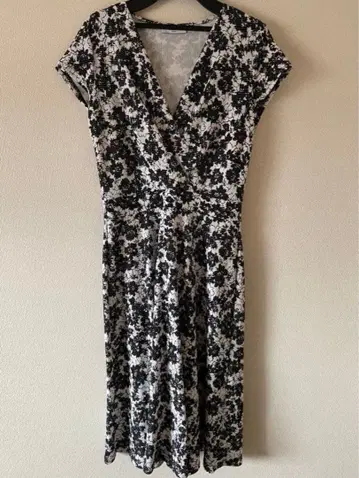 EGERIE 에리 프랑스제 꽃무늬 저지 원피스