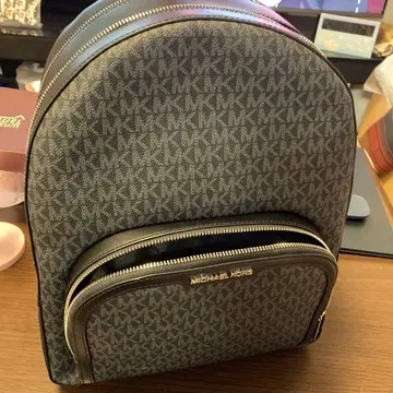 MICHAEL KORS 모노그램 백팩