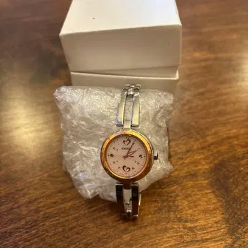 하트 모티브 실버/로즈 골드 손목시계 세이코 티셀, 미사용, 전파시계