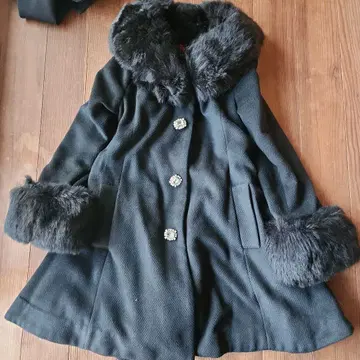 DaTuRa 블랙 퍼 롱 코트