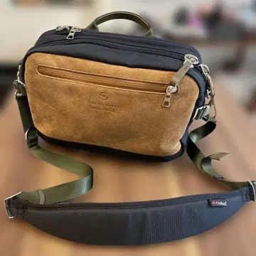 미사용에 가까운 masterpiece 숄더백 grave 네이비