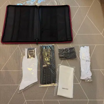 FOUR SIS&CO 포멀 세트 양말 화이트 손수건 장갑 서스펜더