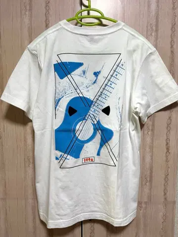 유리 Yuuri 블루 기타 티셔츠 M 사이즈