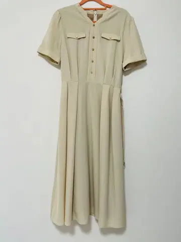 [레스 빠세] 베이지 버튼 반팔 원피스