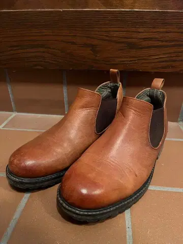 브라운 가죽 사이드 고어 부츠