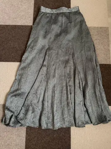 CADUNE 플레어 스커트 블루 그레이 주름 가공