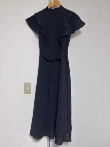 네이비 프릴 슬리브 맥시 드레스