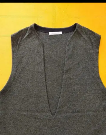 투모로우랜드 V넥 니트 롱 원피스