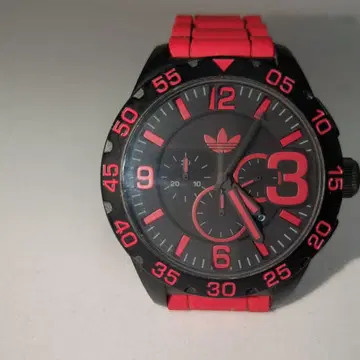 Adidas 아날로그 쿼츠 손목시계 블랙/레드