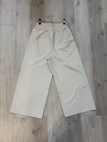 BEARDSLEY 와이드 팬츠 크림색