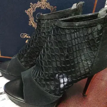 Rady 메쉬 디자인 하이힐 블랙