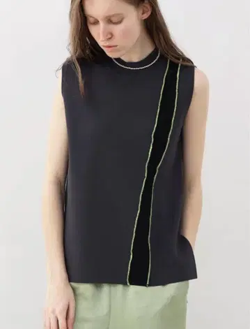 새상품 Aga 아가 다크 그레이 슬리브리스 상의