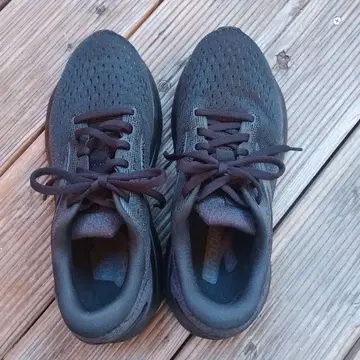 BROOKS GHOST 16 블랙 스니커즈 24cm