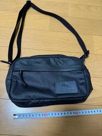 그레고리 GREGORY 매트릭스 숄더 파우치 M