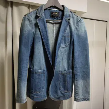 연한 데님 블루 블레이저 자켓