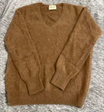 유나이티드 애로우즈 모헤어풍 니트 브라운