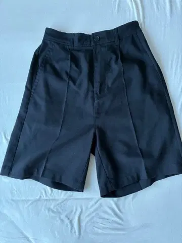 Kastane 블랙 하프 팬츠