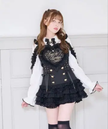 [ 새상품 택 포함 ] LIZ LISA 하트 에이프런 점프스커트 셋업