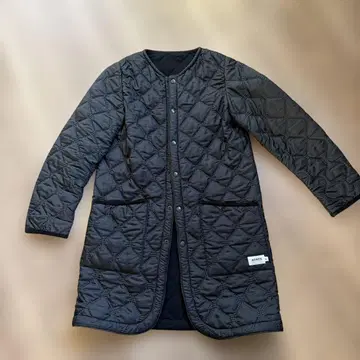 ARMEN 블랙 퀼팅 롱 자켓