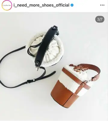 I Need More Shose 원 핸들 보아 백 블랙 천연 가죽