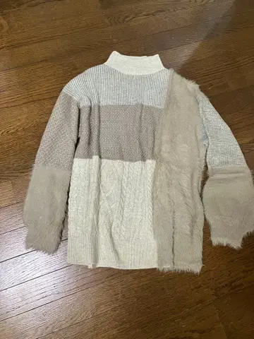 ROSE BUD 패치워크 니트 스웨터 이소재 터틀 베이지 계열