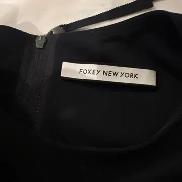 FOXEY NEW YORK 블랙 슬리브리스 원피스