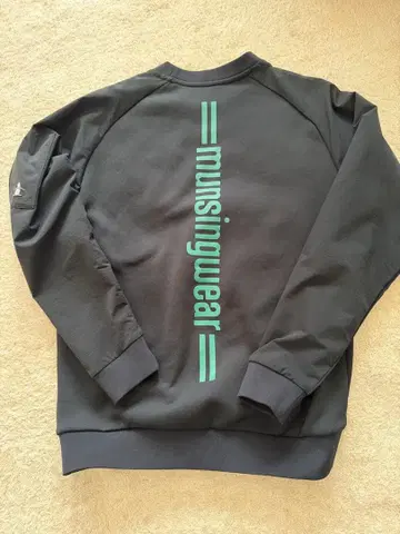 munsingwear 블랙 자켓 소매 포켓 부착