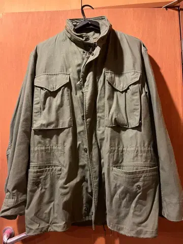 올리브 그린 밀리터리 자켓