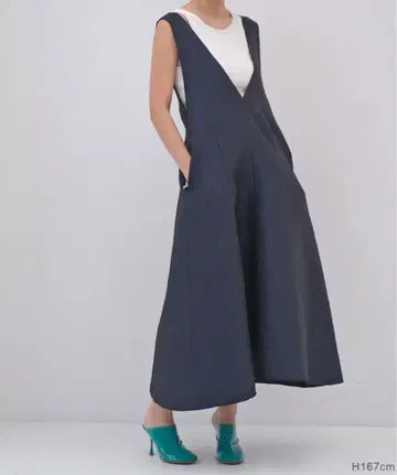 1회 착용 AKTE 액테 자카드 소재 오버롤 스커트 네이비