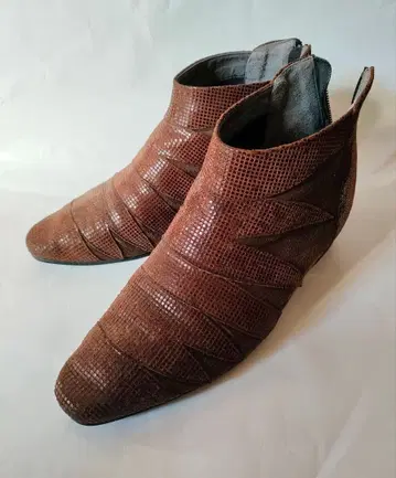 브라운 스웨이드 메쉬 부츠