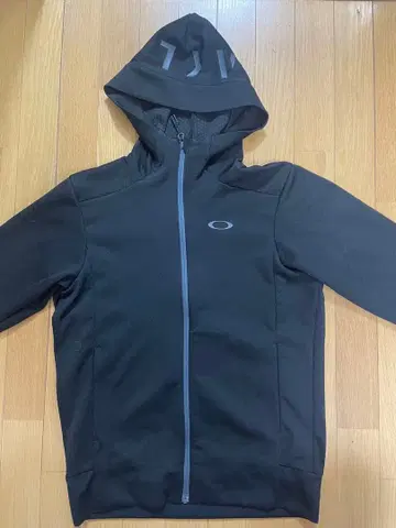 [ 새상품급 ] OAKLEY 테크 후디 후드티 M 사이즈 블랙 스포츠