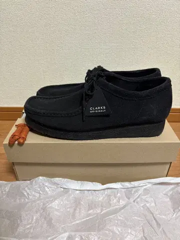 CLARKS ORIGINALS 블랙 스웨이드 신발