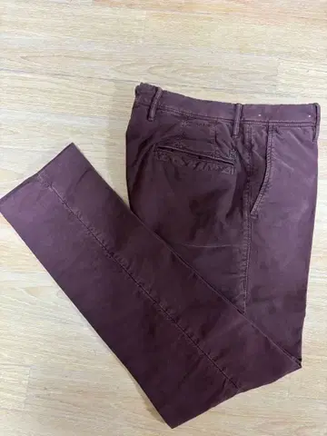 INCOTEX 버건디 치노 팬츠