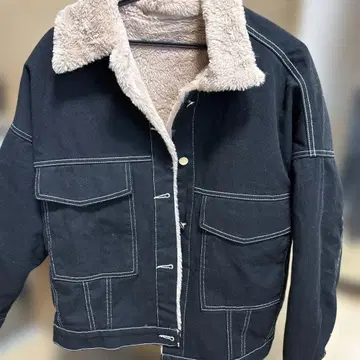 보아 카라 부착 블랙 데님 자켓