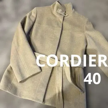 베이지 벨트 울 코트