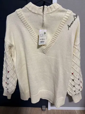 택 포함 새상품 Avenue Life 아이보리 V넥 스웨터 F 사이즈