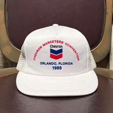 데드스탁 메쉬 캡 Chevron 셰브론 화이트 80s