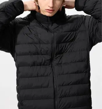 유니클로 퍼프 테크 자켓 남성용 블랙 M 사이즈