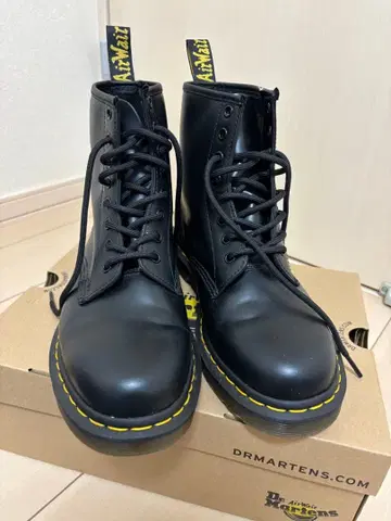 닥터 마틴 블랙 하이컷 부츠 UK7