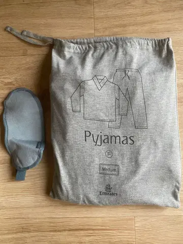 에미레이트 항공 퍼스트 클래스 여성용 M 사이즈