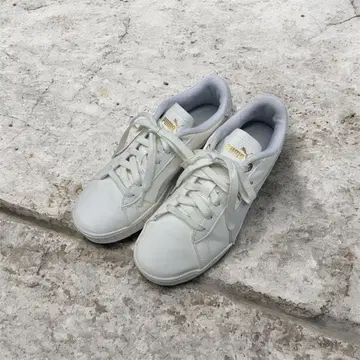 Puma 화이트 스니커즈