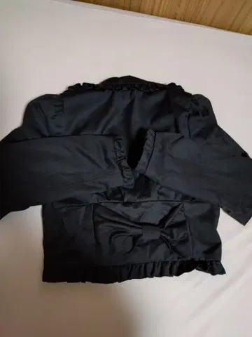 BLACKPIECENOW 프릴 달린 블랙 자켓