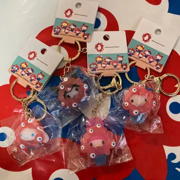 오사카 만박 산리오 미야쿠미야쿠 클리어 키링 4개 세트