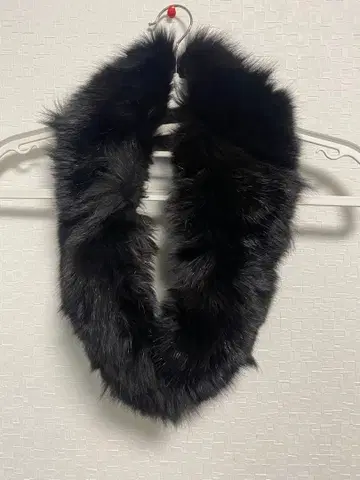 블랙 퍼 머플러 퍼