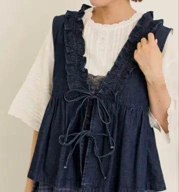 사만사 모스모스 자수 데님 베스트