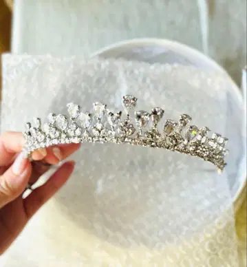 [ 새상품급 ] ivory&co 티어드롭 티아라